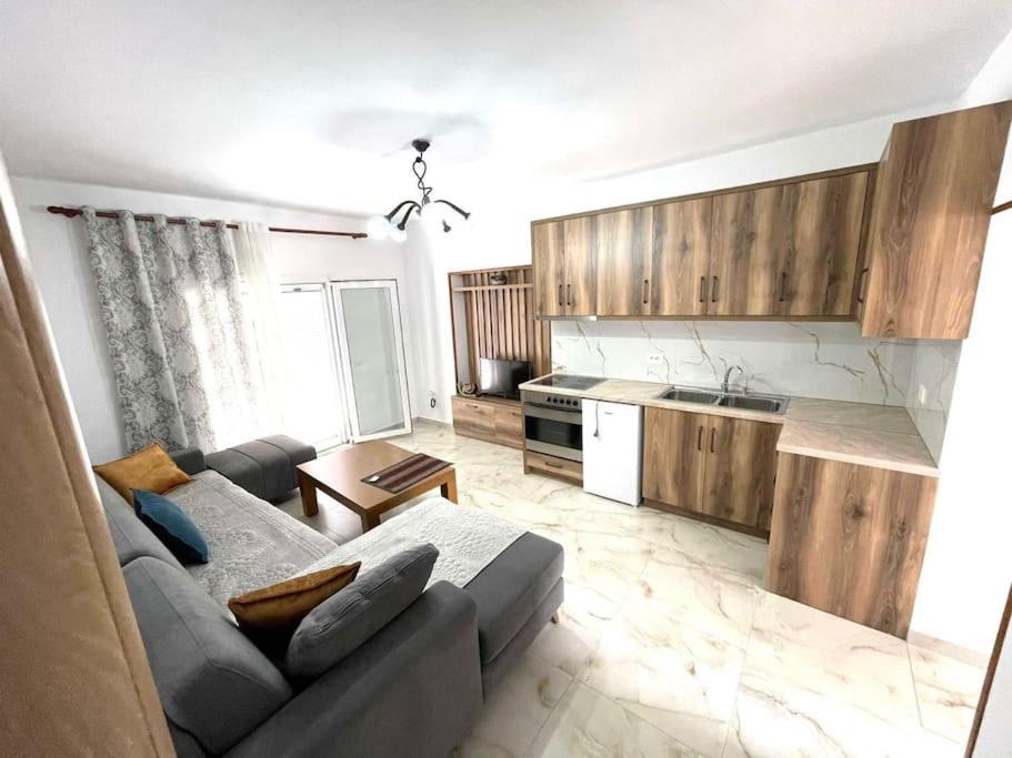 Roel Apartments Sarandë Esterno foto