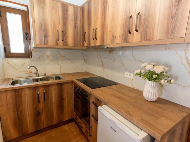 Roel Apartments Sarandë Esterno foto