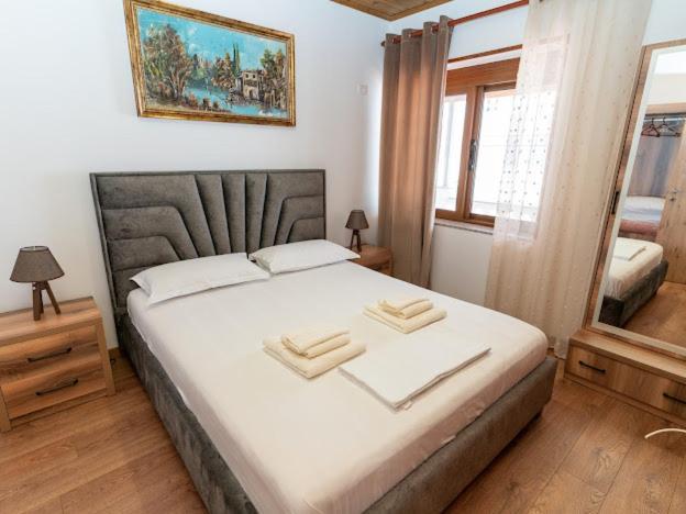Roel Apartments Sarandë Esterno foto