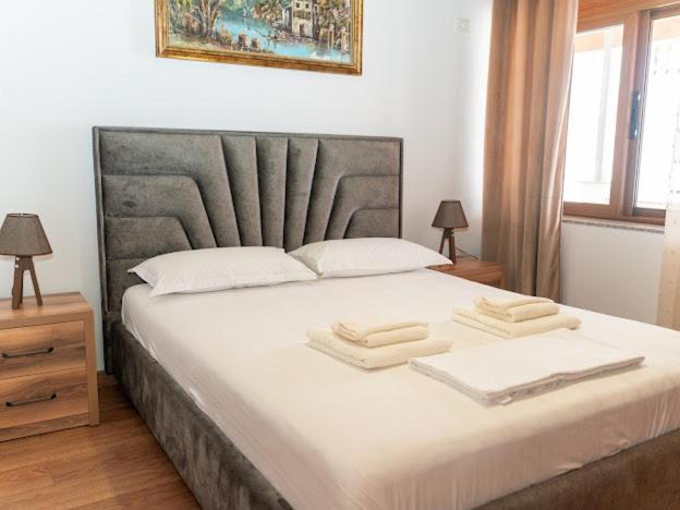 Roel Apartments Sarandë Esterno foto
