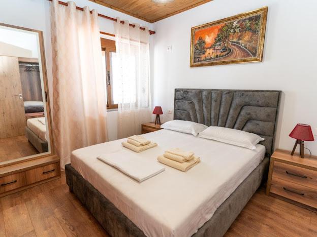 Roel Apartments Sarandë Esterno foto