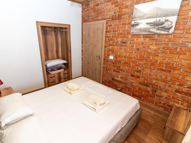 Roel Apartments Sarandë Esterno foto