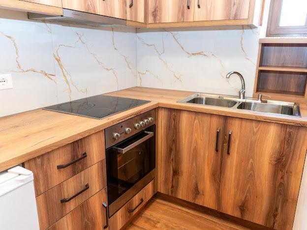 Roel Apartments Sarandë Esterno foto