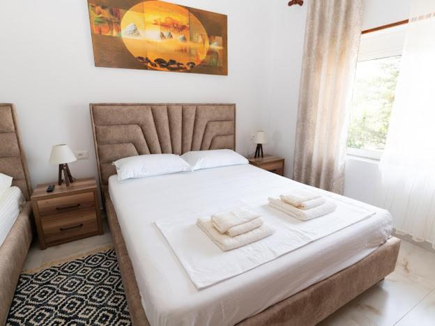 Roel Apartments Sarandë Esterno foto