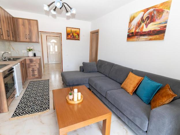 Roel Apartments Sarandë Esterno foto