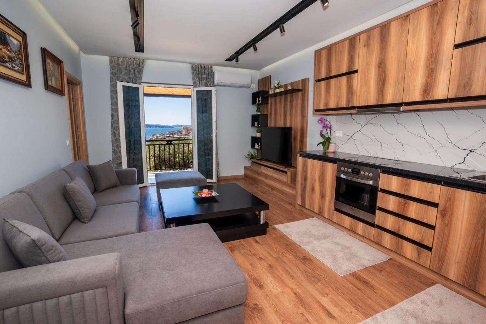 Roel Apartments Sarandë Esterno foto