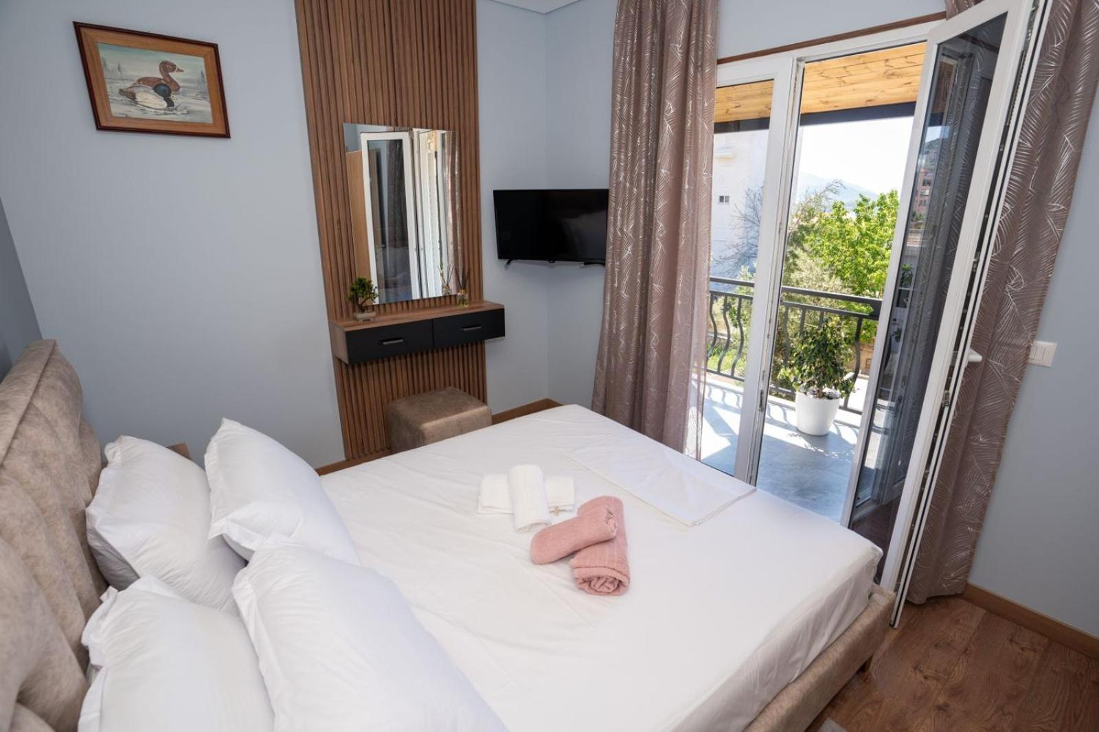 Roel Apartments Sarandë Esterno foto