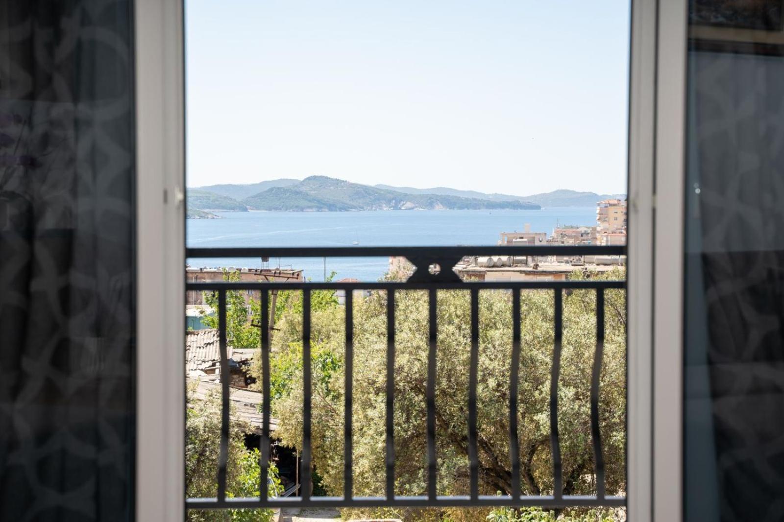 Roel Apartments Sarandë Esterno foto